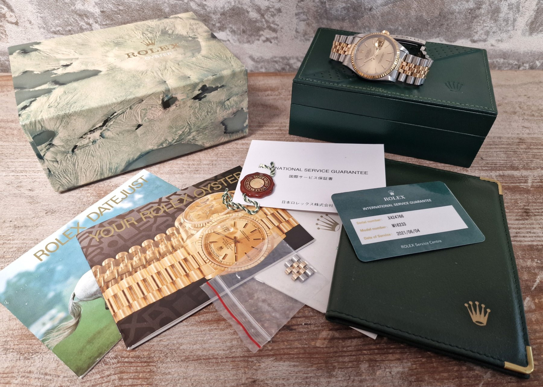 Rolex Oyster Perpetual Datejust 16233