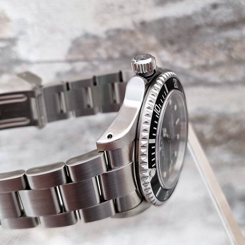 Rolex Sea-Dweller 16600 - Sold